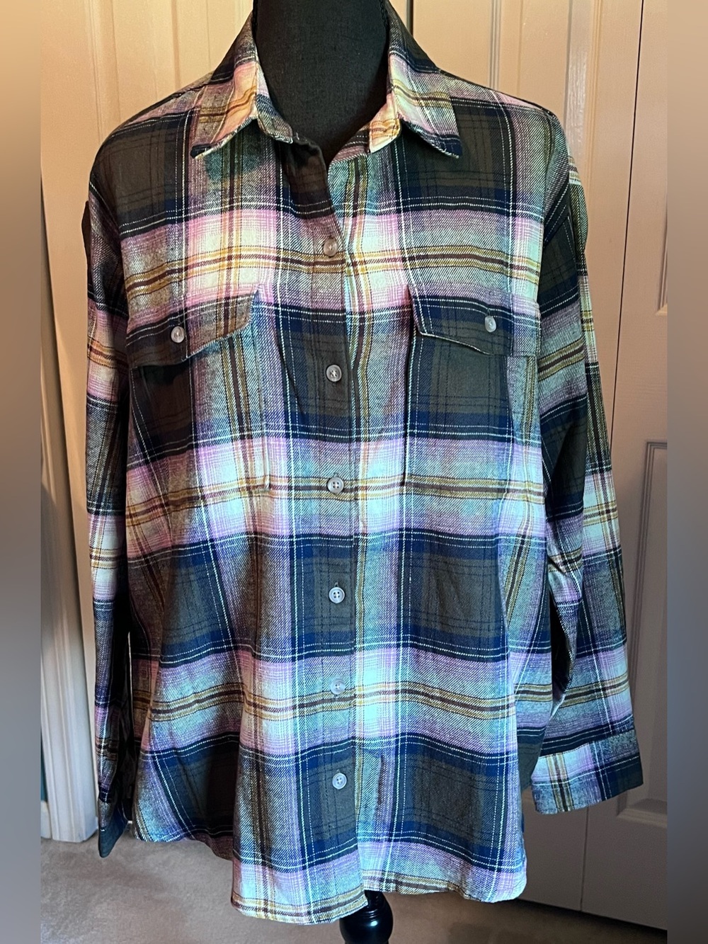 Old Navy Plaid Button-Down Shirt Women’s Size Medium Rustic Fall Gorpcore - Picture 7 of 12